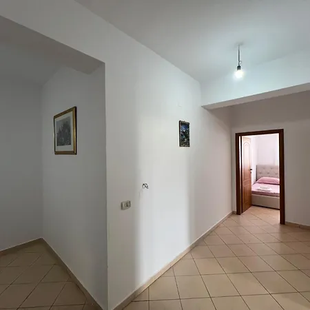 Reys Orikum 2-bedroom For Five Vlore