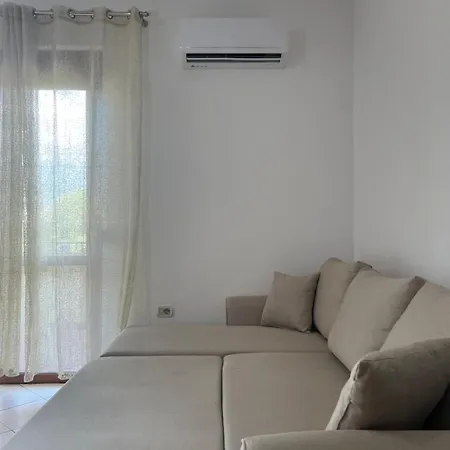 Reys Orikum 2-bedroom For Five Vlore