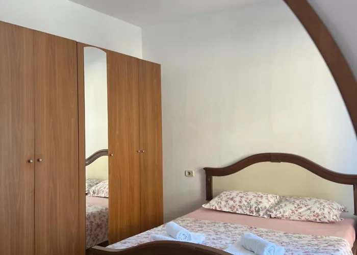 Apartment Reys Orikum 2-bedroom For Five