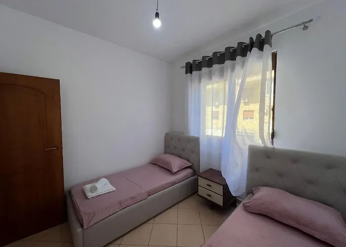 Reys Orikum 2-bedroom For Five Apartment Polisi i Vogel