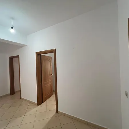 Reys Orikum 2-bedroom For Five شقة