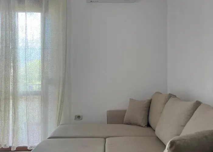 Reys Orikum 2-bedroom For Five Polisi i Vogel